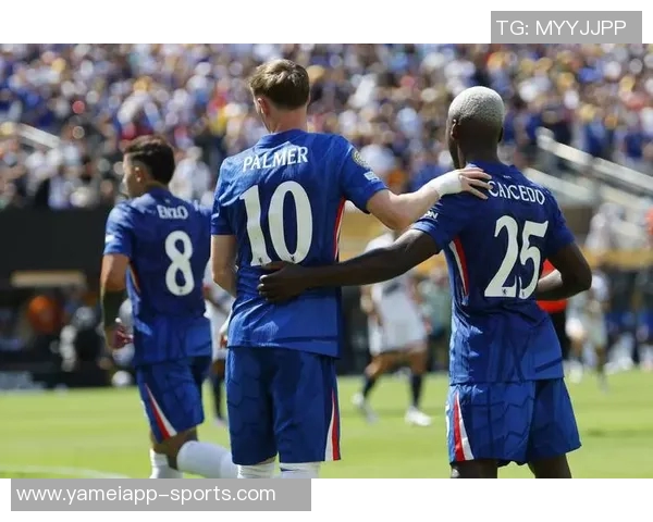 德拉普重返切尔西训练场3000万镑中锋复出备战新赛季 德拉普重返切尔西训练场3000万镑中锋复出备战新赛季