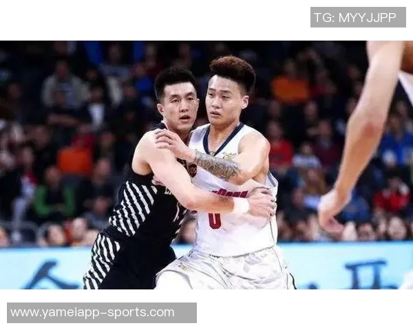 郭艾伦半场精彩表现连得7分2板展现进攻端实力与技巧